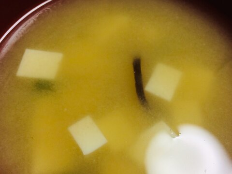 豆腐と椎茸と小ねぎの味噌汁